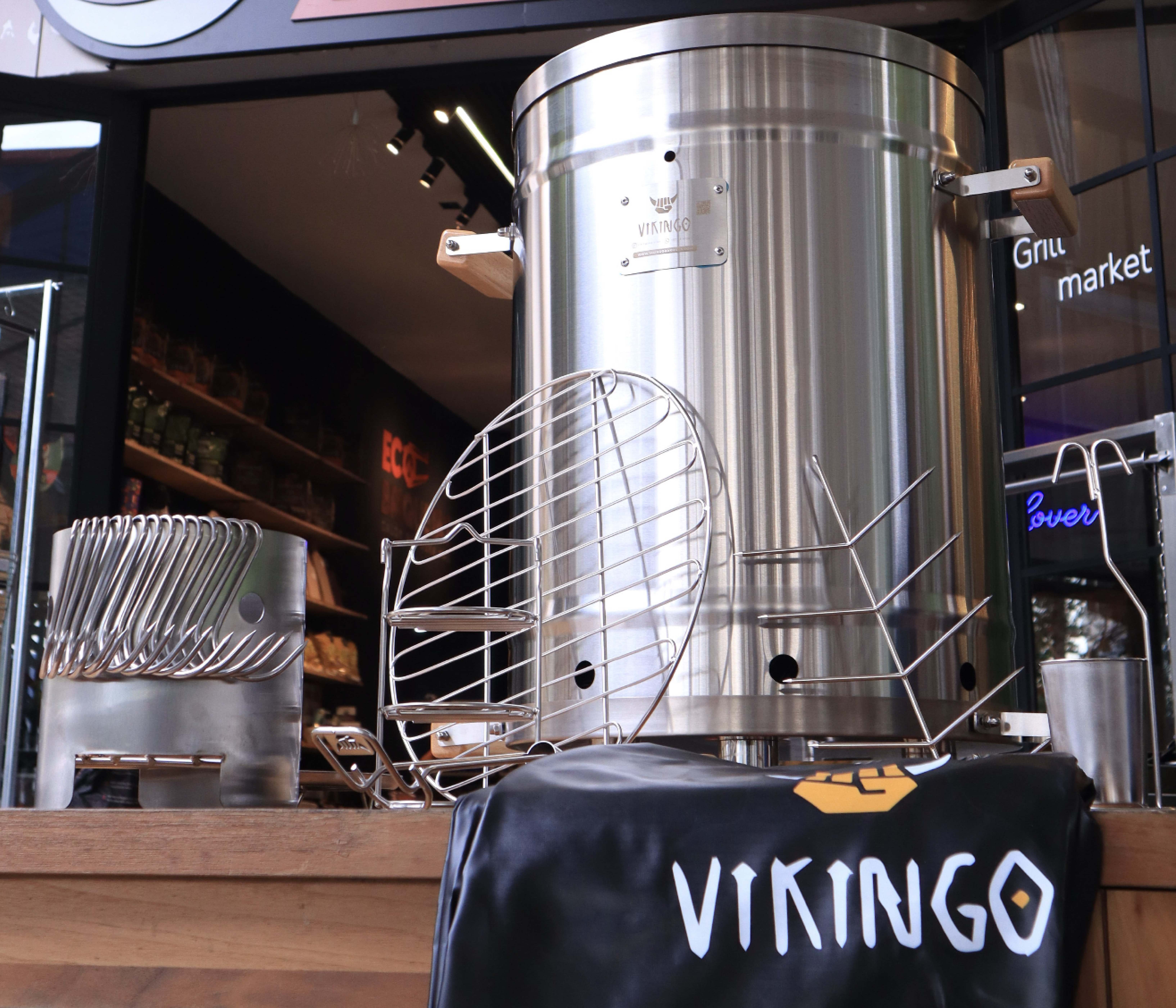 Vikingo barrel smoker outdoors